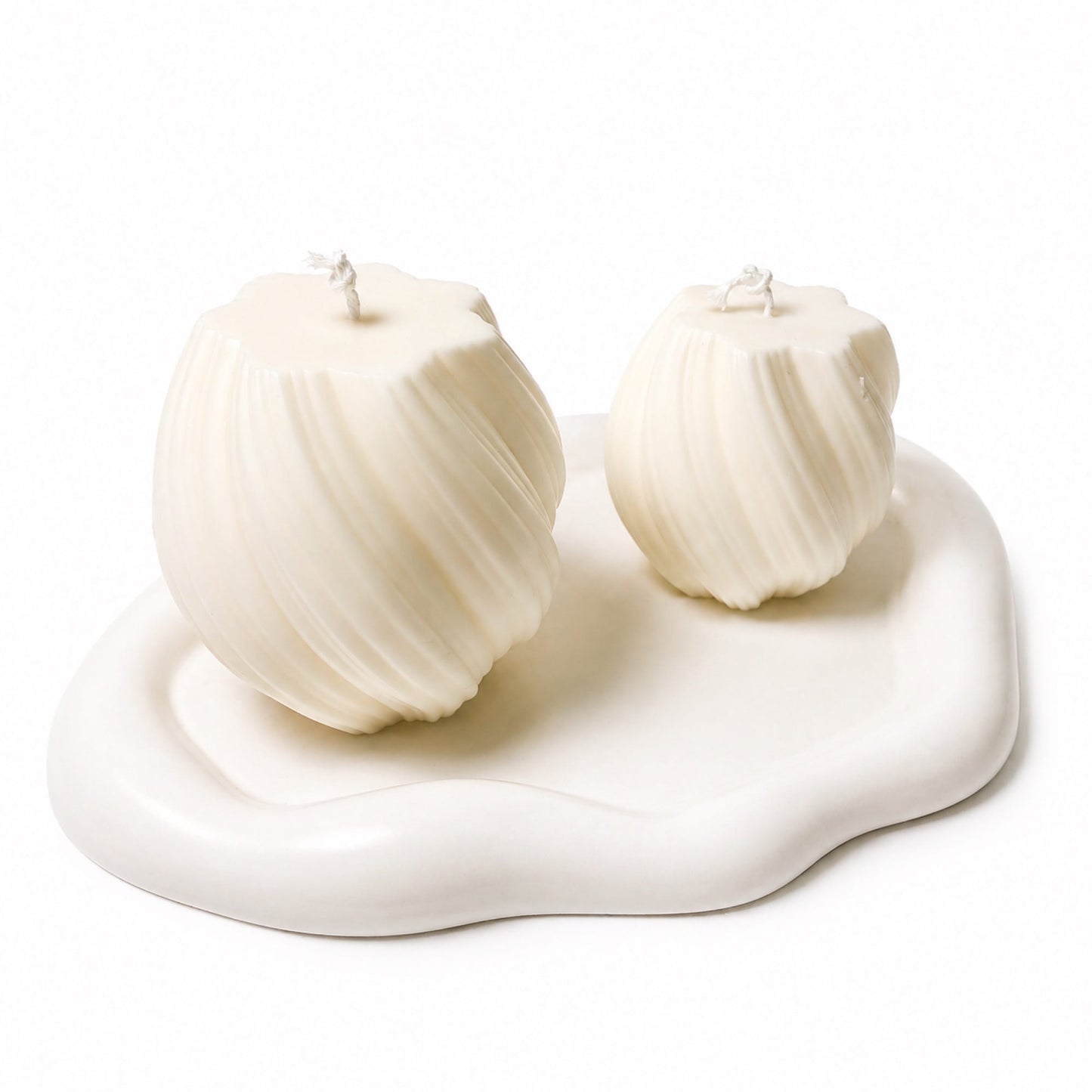 bandeja veronica de resina ecologica con velas decorativas como idea de regalo para el hogar ayre