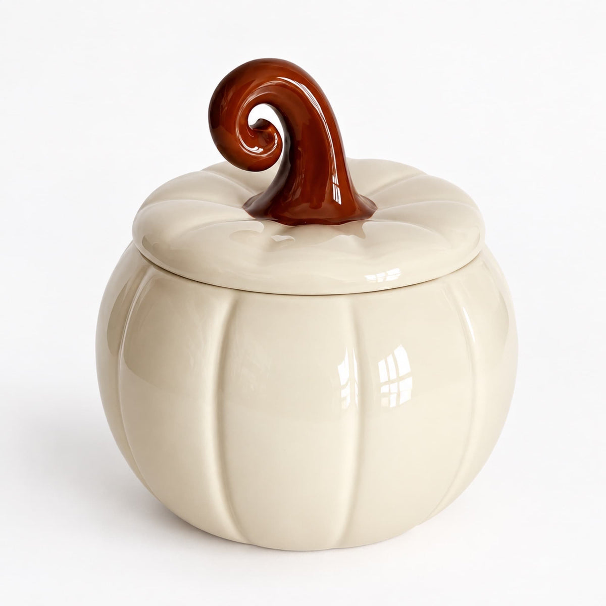Quemador de wax melts de cerámica crema con forma de calabaza y tapa con asa marrón