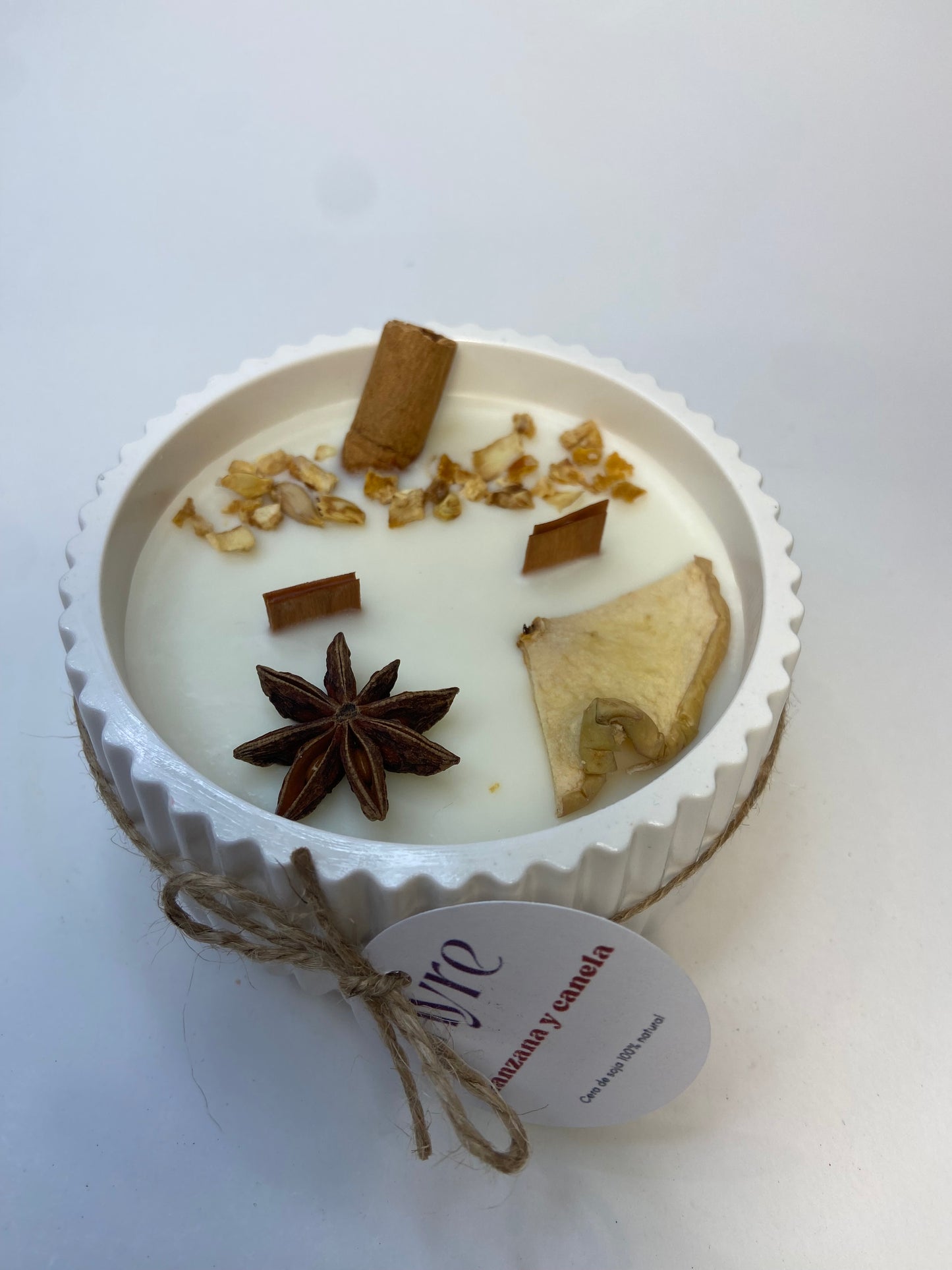 Vela de soja aroma manzana y canela en enase artesanal