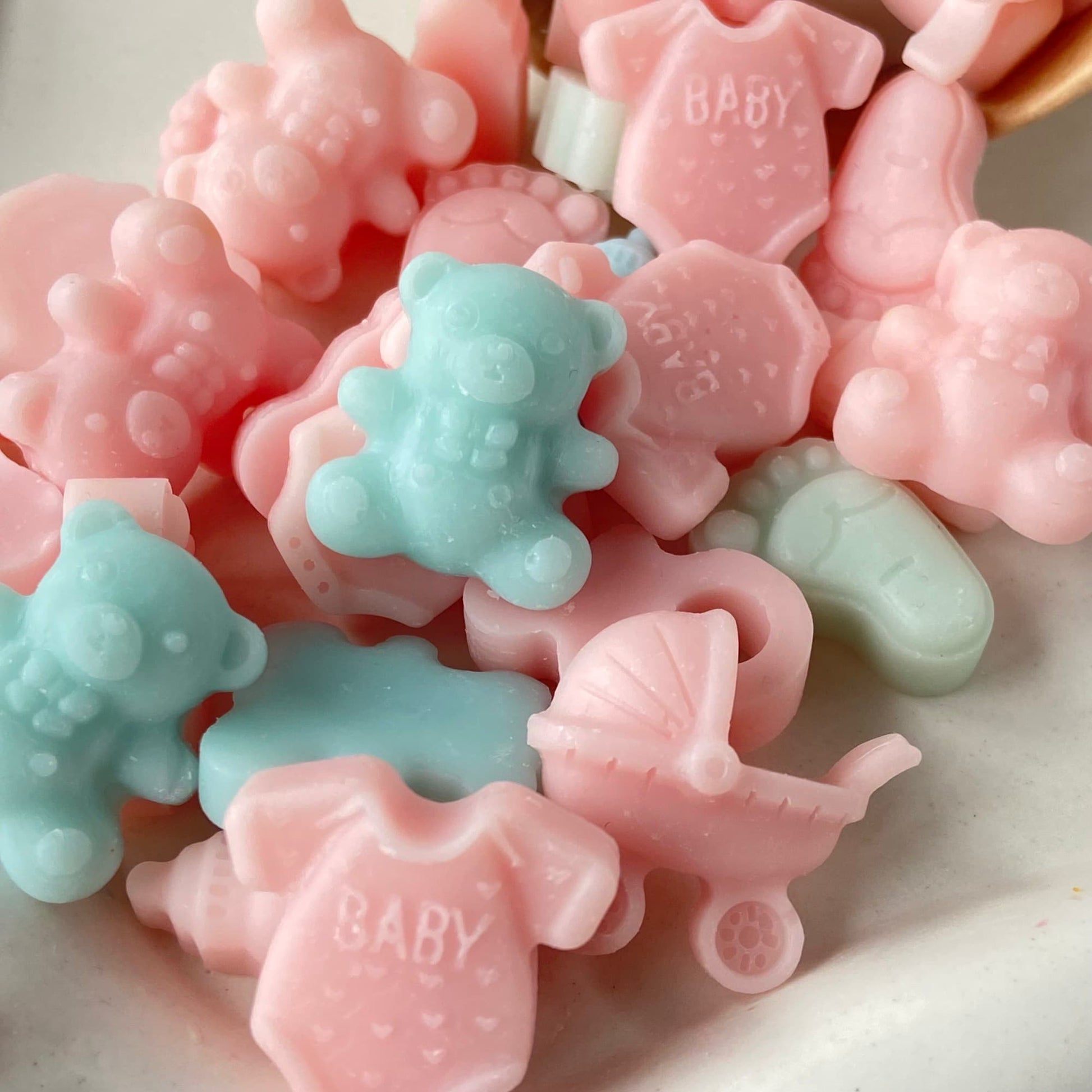 Detalle de wax melts de soja aroma Baby Fresh para quemador de ceras aromáticas
