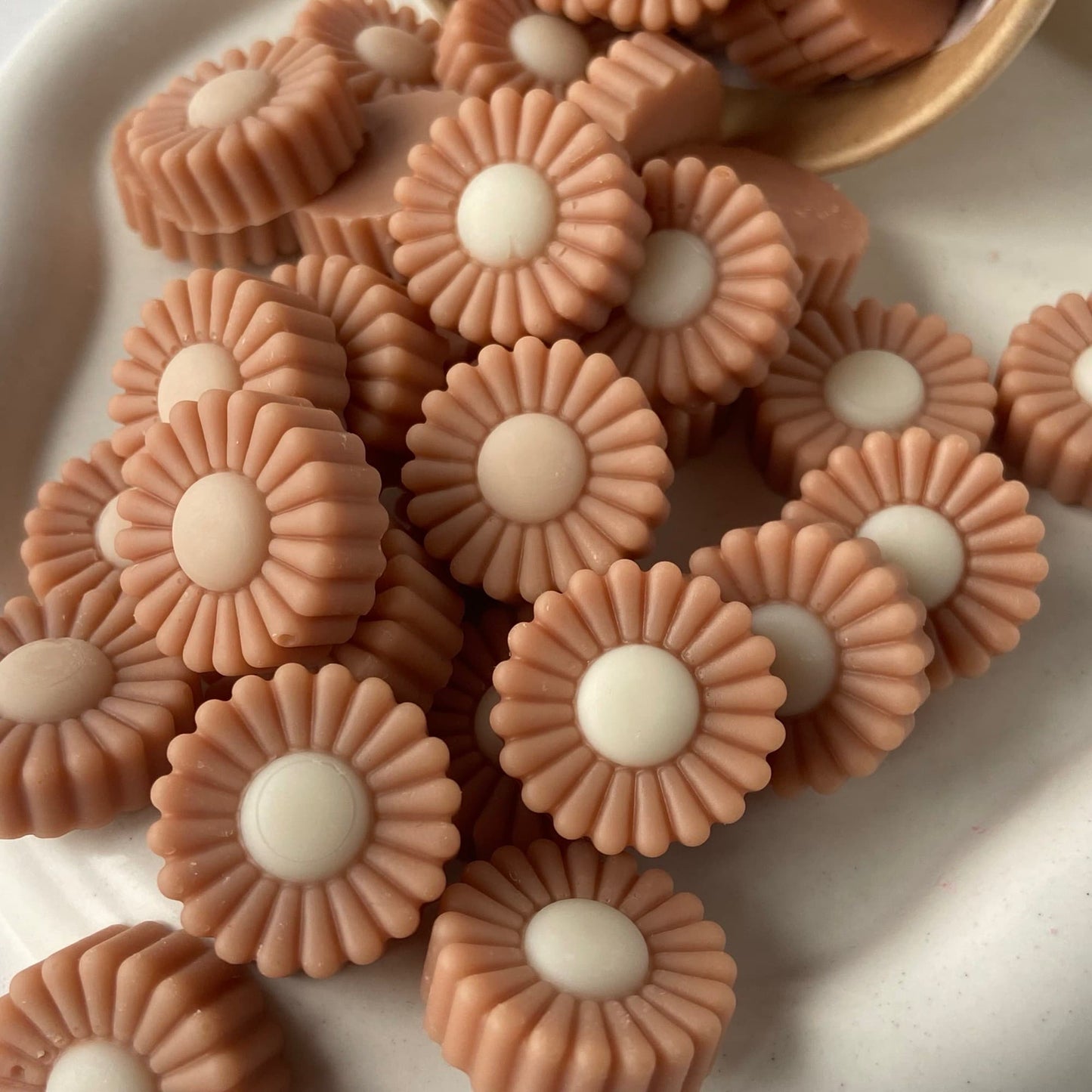 Detalle wax melts de soja flor aroma vainilla francesa Ayre