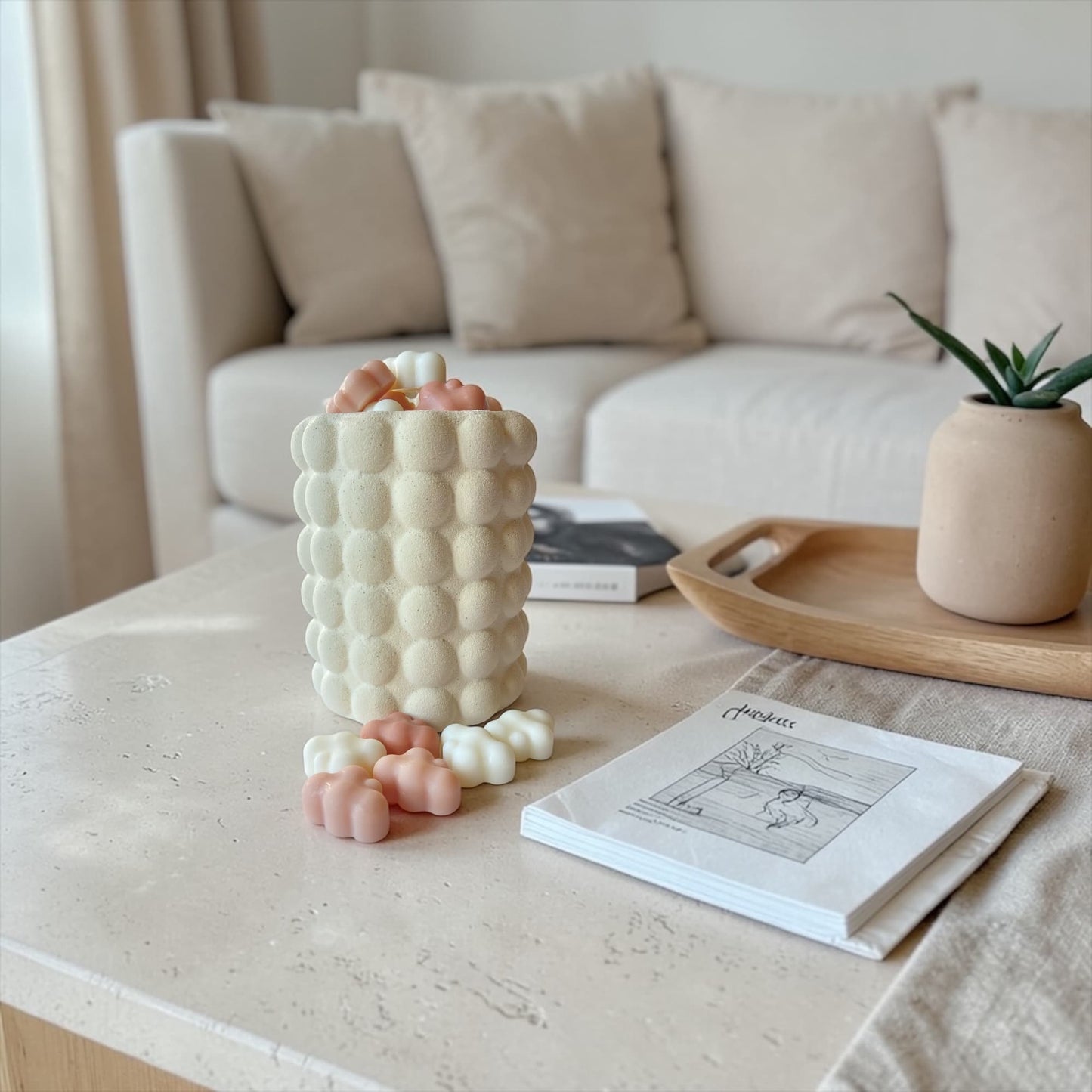 Quemador de cera Ayre Bubble decorando un espacio del hogar