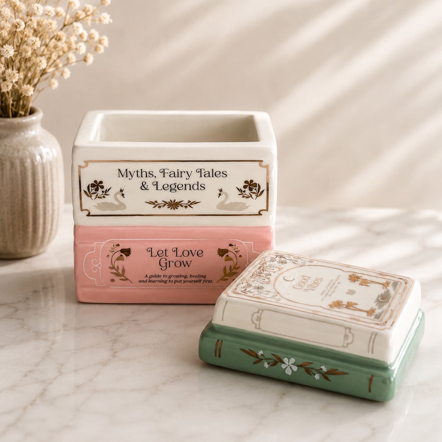 Quemador de cerámica Érase una vez con diseño de libros para wax melts de Ayre