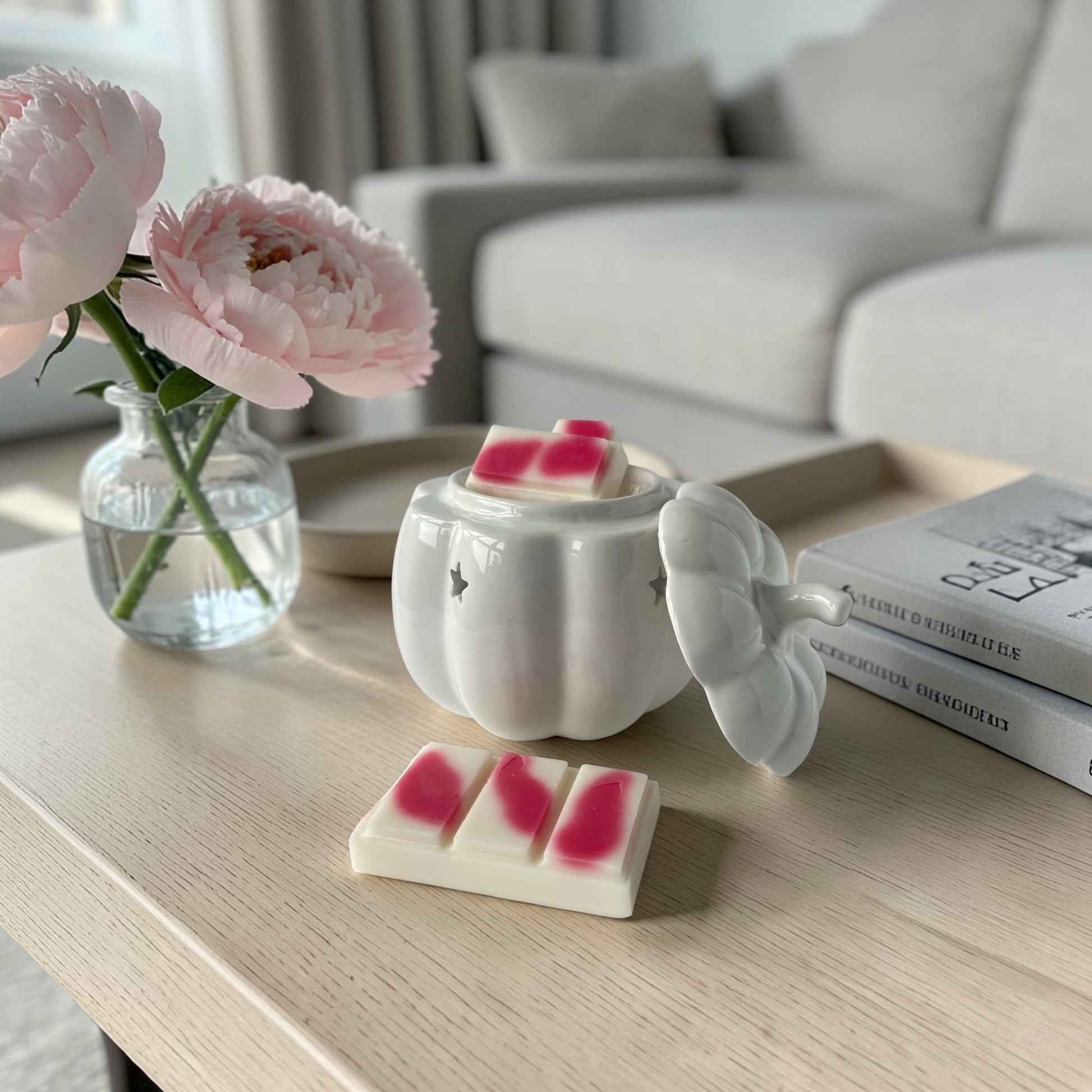 Snap bar de cera aromática pétalos de peonía en quemador decorativo aromatizando el hogar