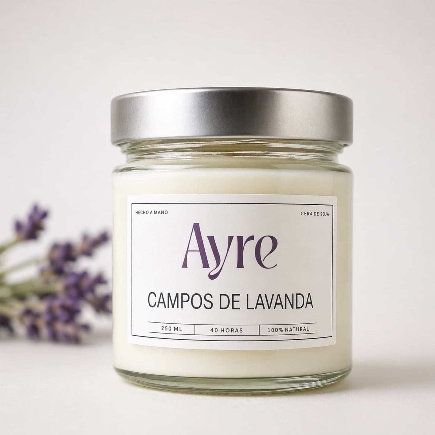 Vela aromática de soja Campos de Lavanda Ayre con aroma relajante a lavanda natural