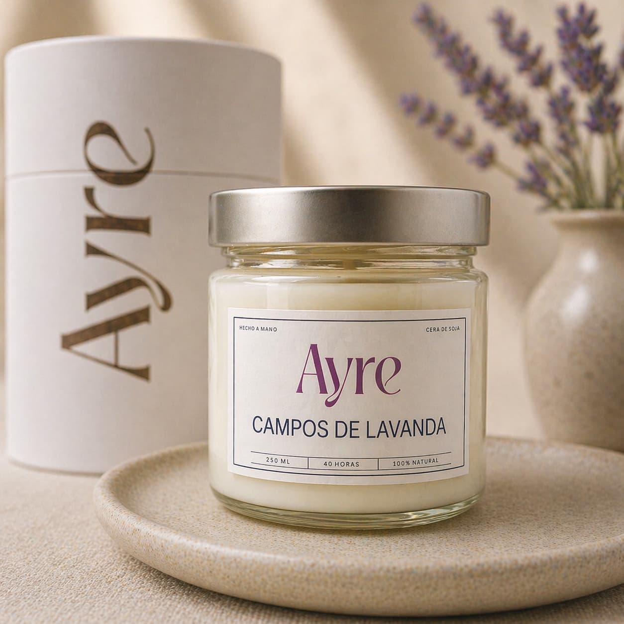 Vela aromática de soja Campos de Lavanda Ayre con packaging elegante ideal para regalo