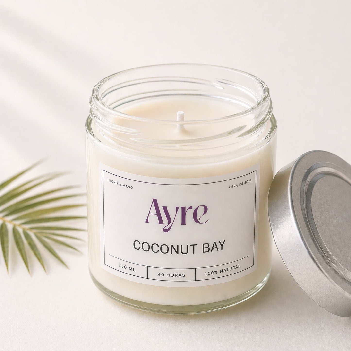 Vela aromática de soja Coconut Bay Ayre con aroma tropical de coco