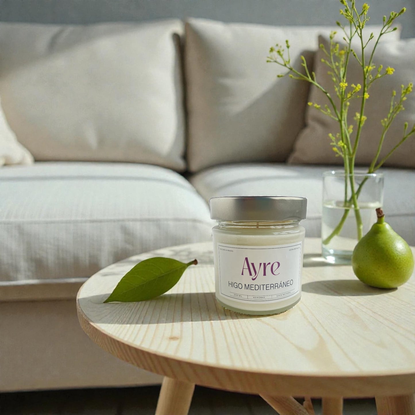 vela aromática de soja Higo Mediterráneo en mesa de salón