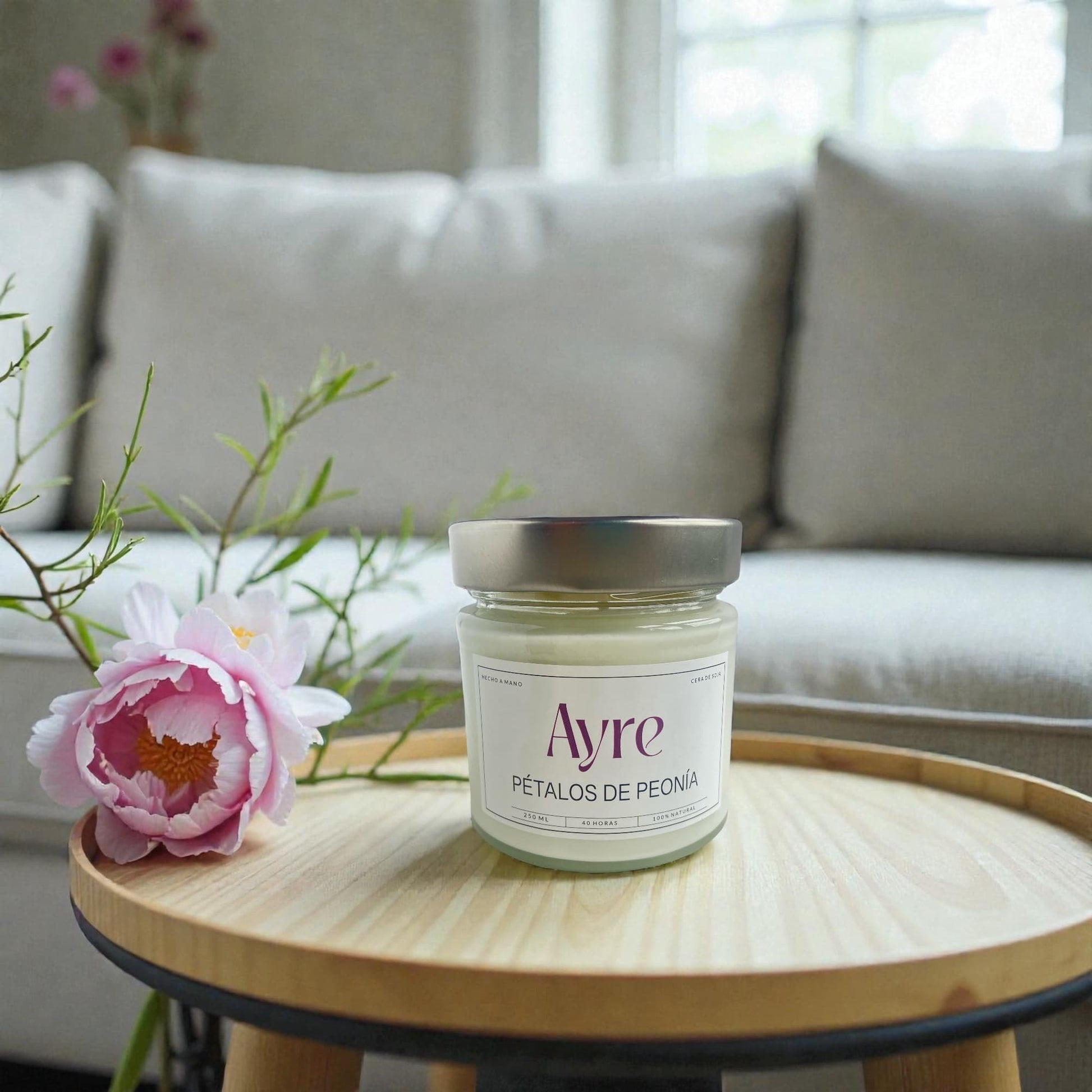 vela aromática Pétalos de Peonía en decoración de salón