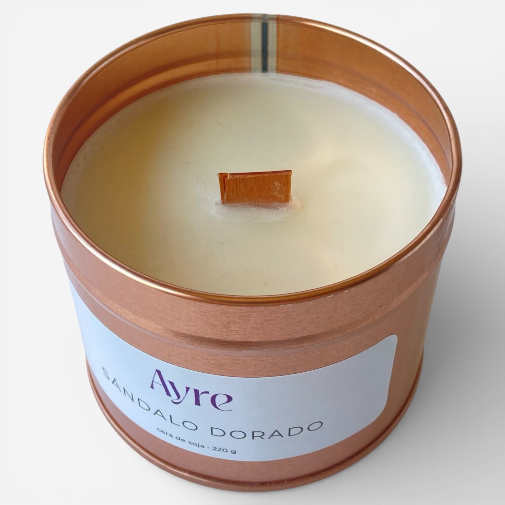 vela aromática de soja Sándalo Dorado Ayre con mecha de madera