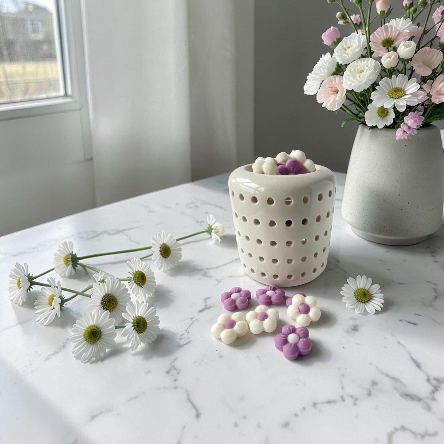 Wax melts de soja aroma bouquet floral en quemador decorativo aromatizando el hogar