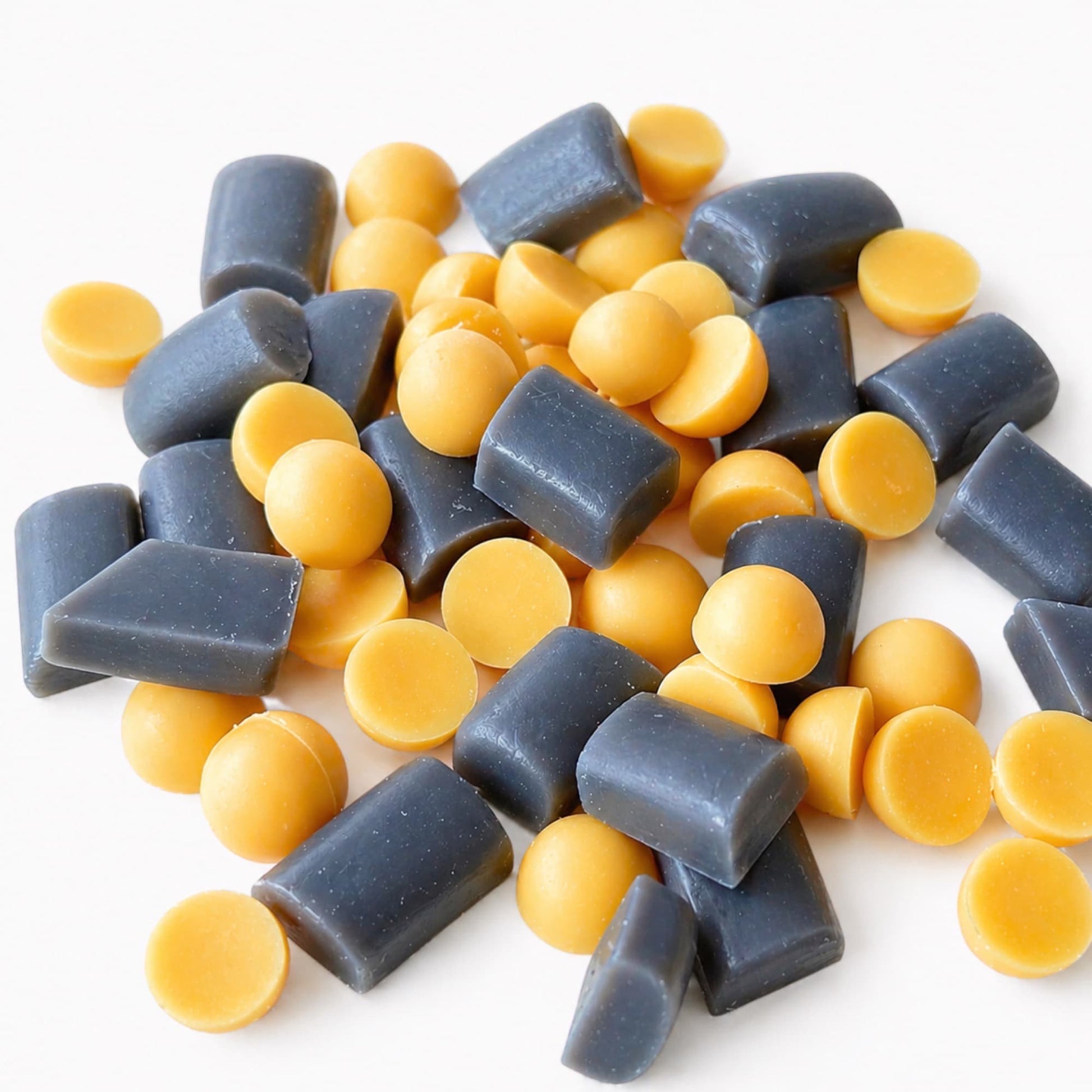 Detalle de wax melts Eclat Libre de Ayre inspirados en Libre de YSL