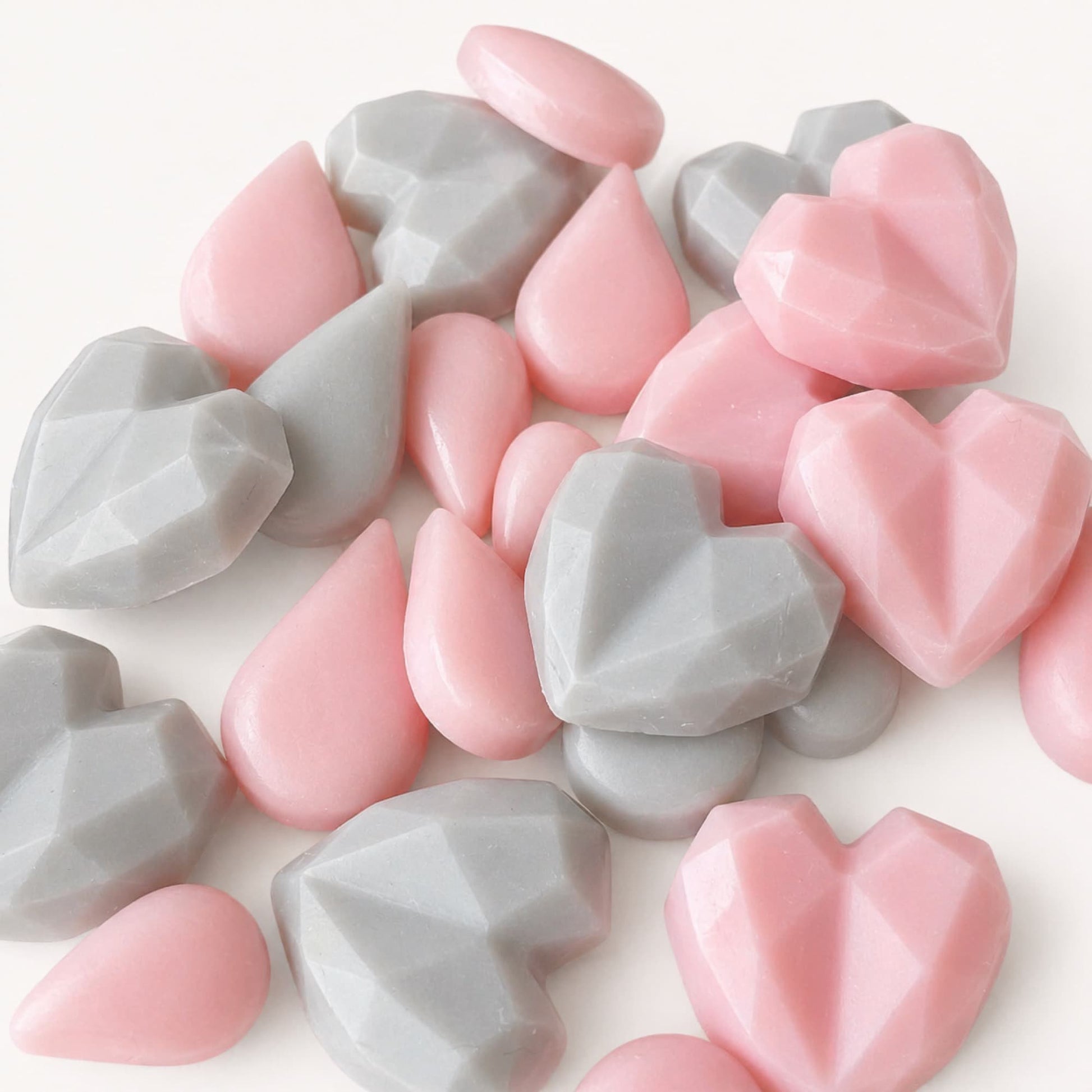 Detalle de wax melts Éclat Rosé de Ayre inspirados en fragancias de lujo