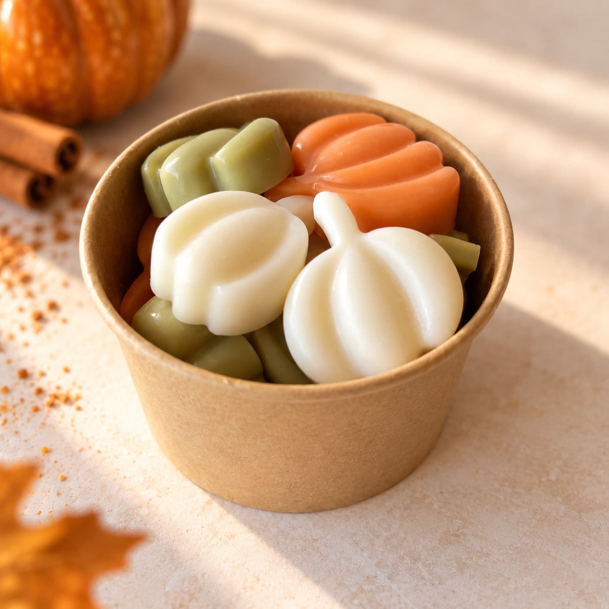 Wax melts Pumpkin Spice de Ayre con formas de calabaza en tonos otoñales