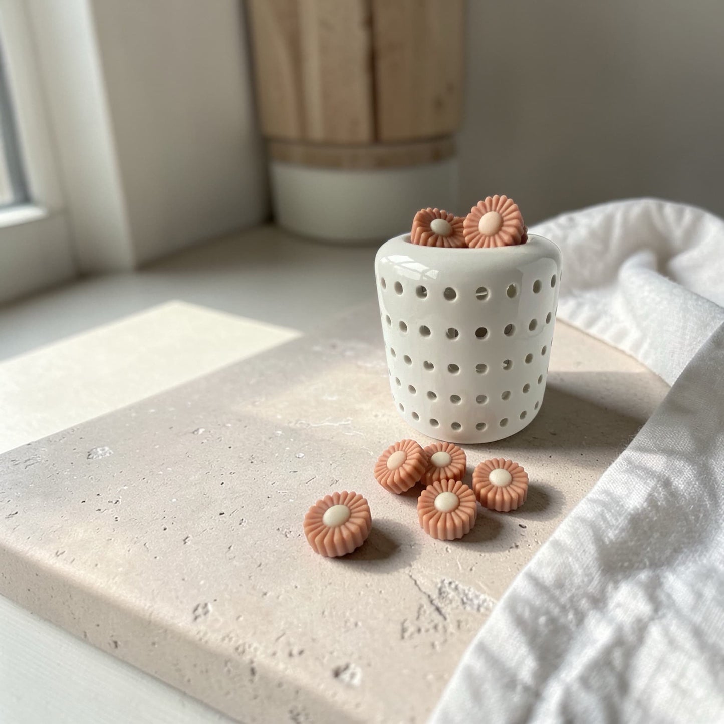 Wax melts de soja vainilla francesa Ayre en quemador cerámico blanco